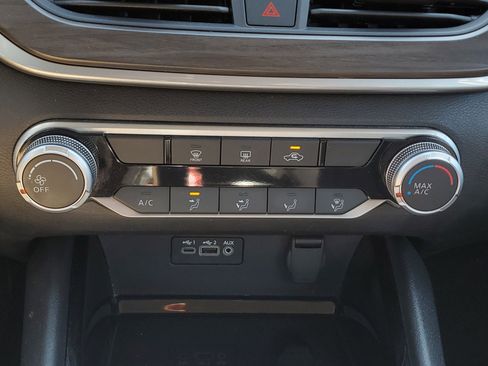 Used 2024 Nissan Altima 2.5 SV FWD image 25