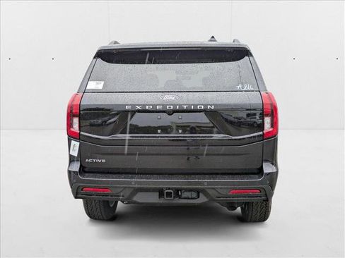 New 2025 Ford Expedition Active image 8