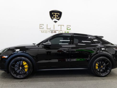 Used 2024 Porsche Cayenne Turbo GT AWD/4WD image 2