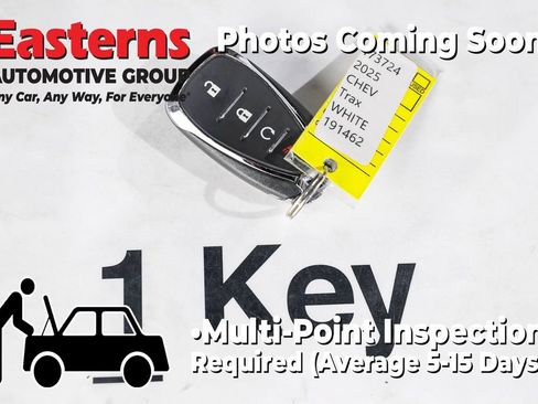 Used 2025 Chevrolet Trax LT FWD image 24