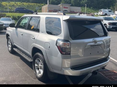 Used 2019 Toyota 4Runner SR5 AWD/4WD image 3