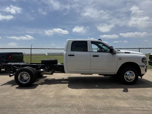 New 2026 RAM 3500 Tradesman w/ Chrome Appearance Group A AWD/4WD image 3