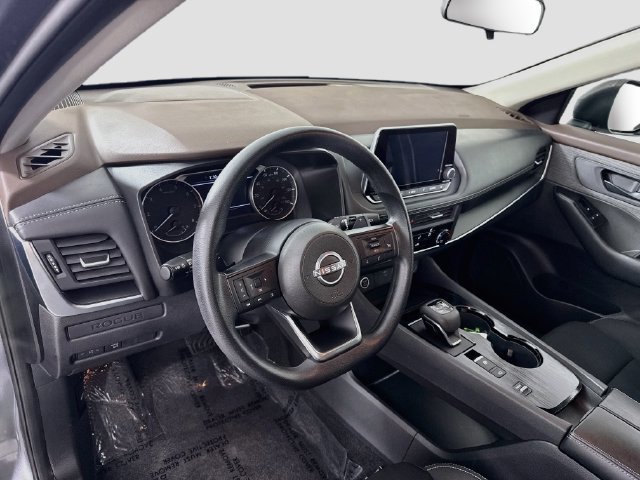 Used 2023 Nissan Rogue S FWD image 9