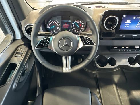 New 2024 Mercedes-Benz eSprinter 170 Cargo image 13