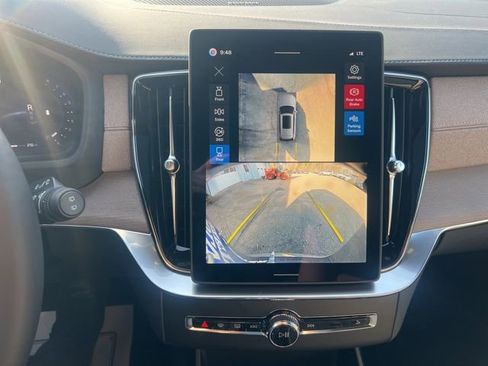 New 2026 Volvo XC90 B6 Plus w/ Protection Package Premier AWD/4WD image 33