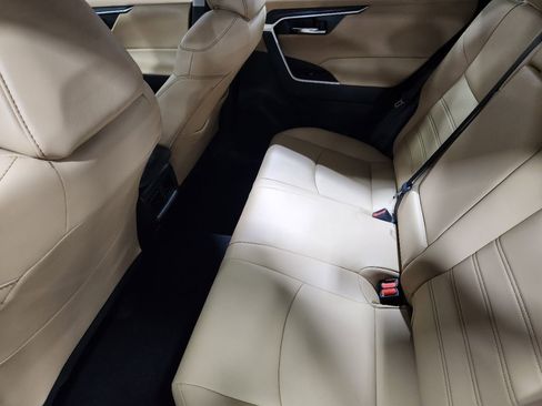 Used 2024 Toyota RAV4 XLE Premium image 49