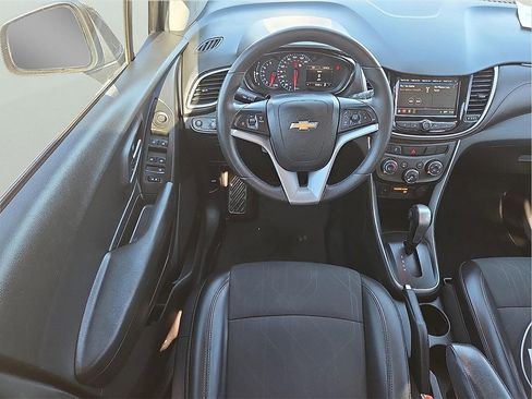 Used 2018 Chevrolet Trax LT w/ LT Convenience Package image 10