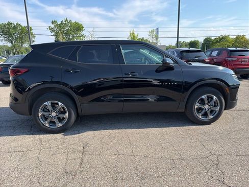 Used 2025 Chevrolet Blazer LT FWD image 4