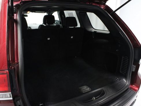 Used 2020 Jeep Grand Cherokee Laredo AWD/4WD image 17