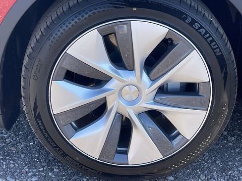 Used 2023 Tesla Model Y Long Range image 33