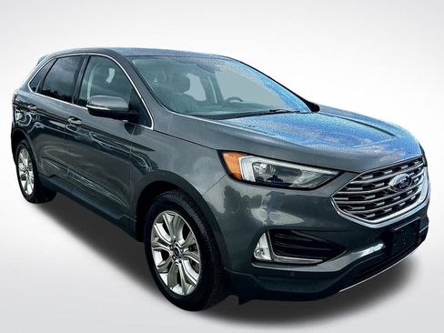 Used 2022 Ford Edge Titanium image 2