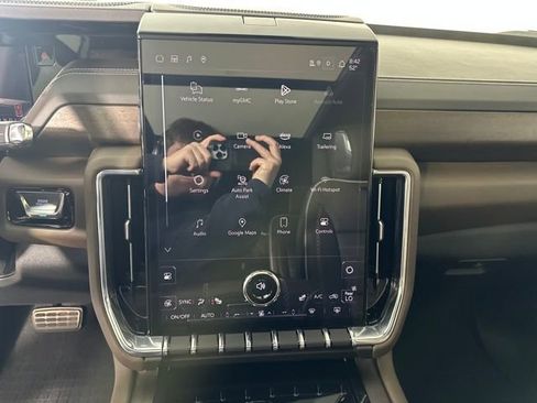 Used 2025 GMC Yukon Denali Ultimate w/ LPO, Floor Liner Package image 21