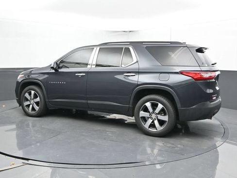 Used 2020 Chevrolet Traverse LT w/ LT Premium Package FWD image 9