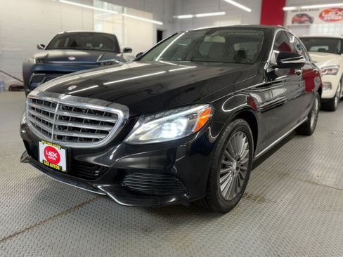 Used 2015 Mercedes-Benz C 300 4MATIC Sedan image 2