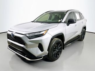 Used 2022 Toyota RAV4 SE w/ Weather & Moonroof Package video 3