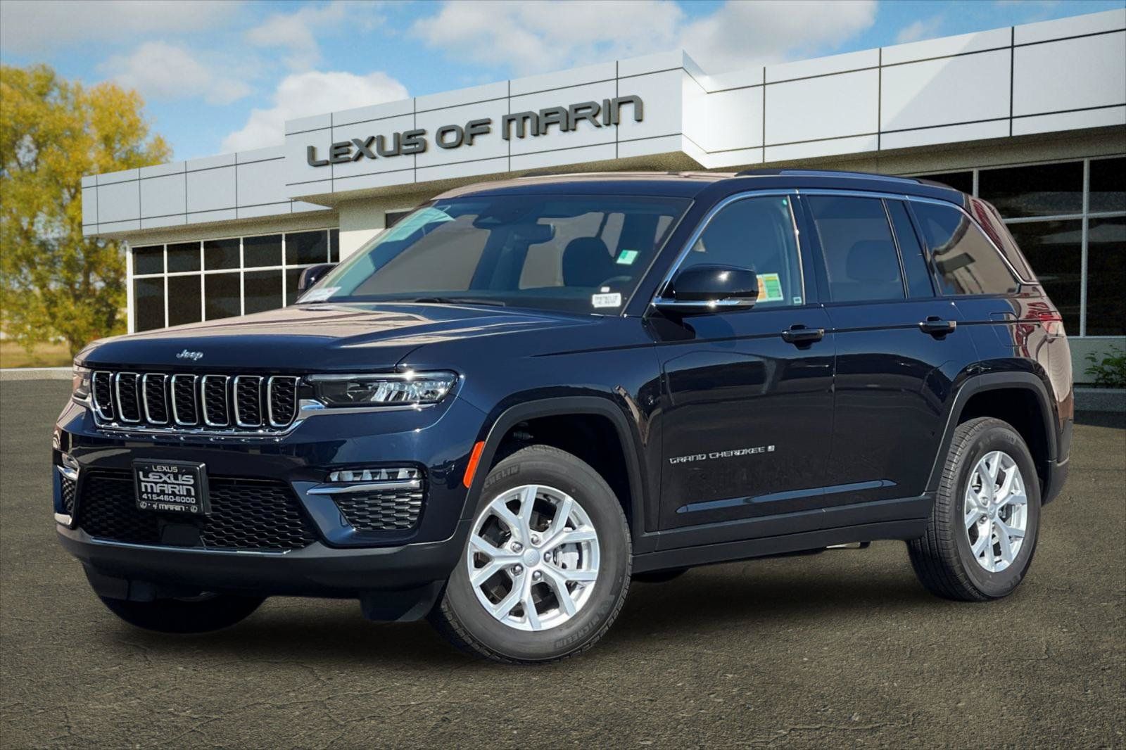 Used 2023 Jeep Grand Cherokee Limited w/ Trailer Tow Prep Group (B) AWD/4WD image 1