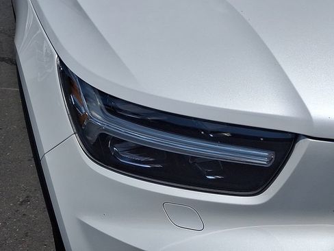 Used 2022 Volvo XC40 P8 Recharge Ultimate AWD/4WD image 9