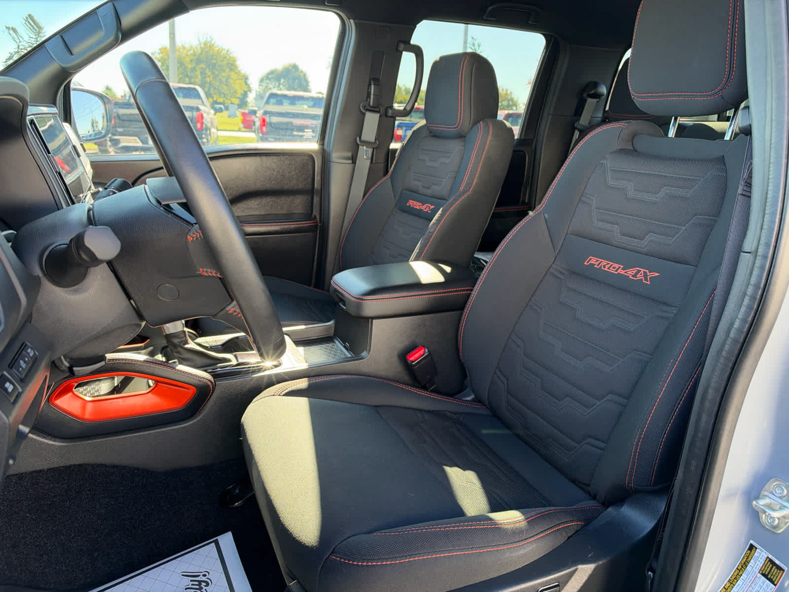 Used 2025 Nissan Frontier PRO-4X w/ Interior Protection Package AWD/4WD image 10