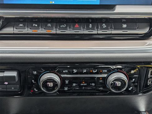 Used 2022 Chevrolet Silverado 1500 High Country w/ Z71 Off-Road Package image 22