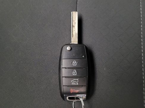 Used 2018 Kia Sorento LX AWD/4WD image 32