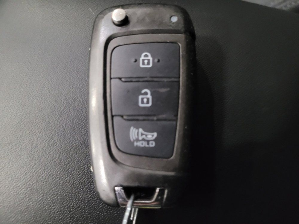 Used 2023 Hyundai Santa Fe SE w/ Cargo Package AWD/4WD image 32