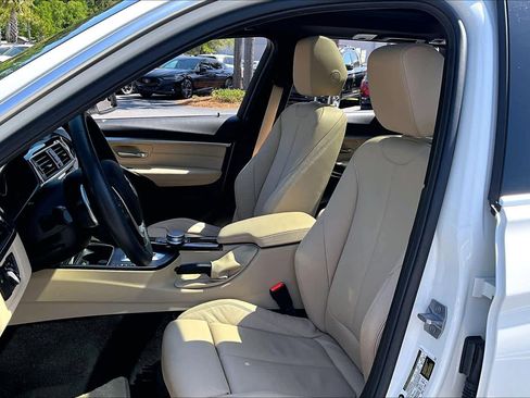 Used 2019 BMW 330i xDrive Wagon w/ Premium Package image 8