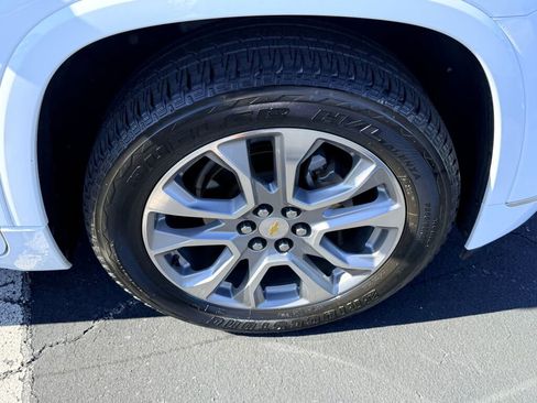 Used 2019 Chevrolet Traverse Premier image 14