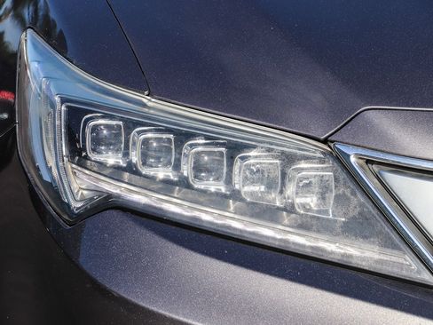 Used 2018 Acura ILX FWD image 4