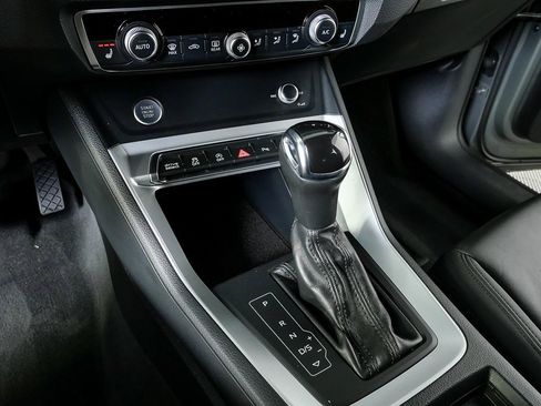 Used 2019 Audi Q3 2.0T Premium w/ Convenience Package image 16