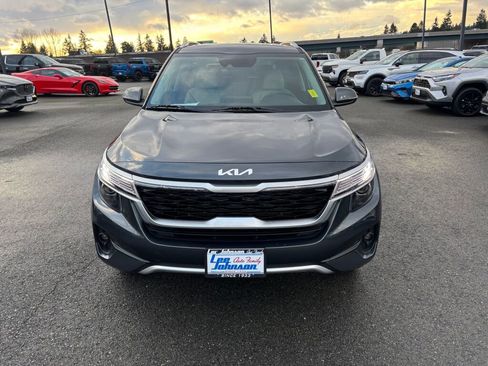 Certified 2023 Kia Seltos EX image 2