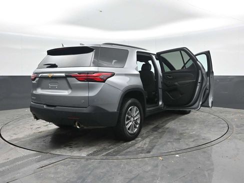 Used 2023 Chevrolet Traverse LT FWD image 59