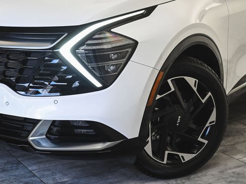 Used 2025 Kia Sportage SX image 21