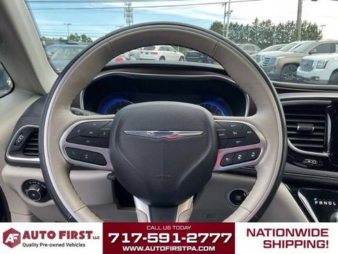 Used 2019 Chrysler Pacifica Limited w/ Advanced Safetytec Group FWD image 19