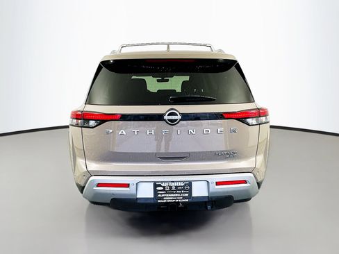 Used 2023 Nissan Pathfinder Platinum w/ Cargo Package AWD/4WD image 6