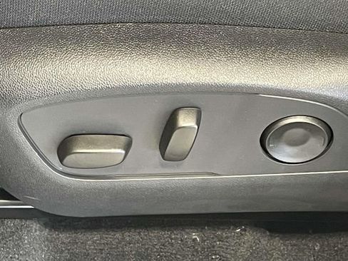 New 2026 Chevrolet Traverse LT image 14