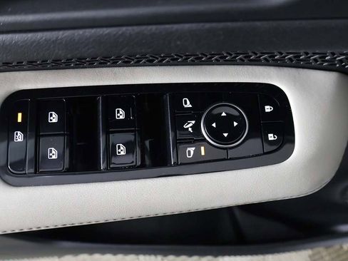 Used 2023 Nissan Ariya FWD image 38