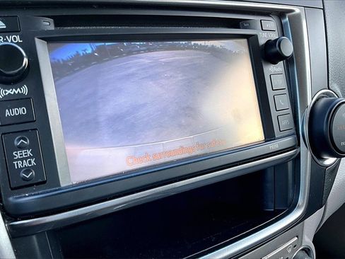 Used 2013 Toyota Highlander Plus image 22