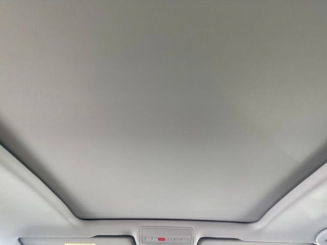 Used 2020 Volkswagen Atlas SE w/ Panoramic Sunroof Package FWD image 34