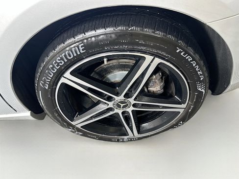 Used 2022 Mercedes-Benz A 220 4MATIC image 11