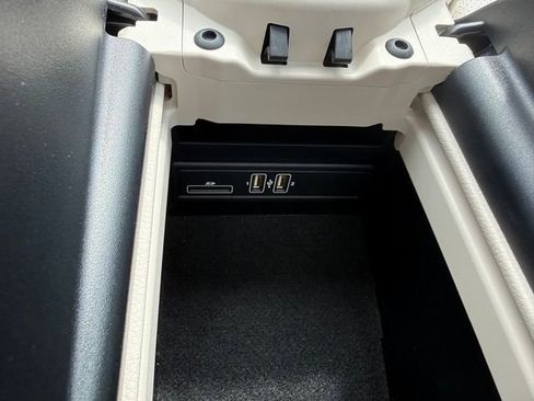 Used 2019 Mercedes-Benz E 300 E 300 w/ Premium 1 Package image 45