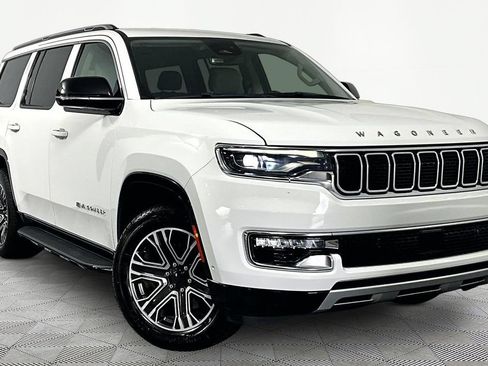 Used 2024 Jeep Wagoneer Series II RWD image 1