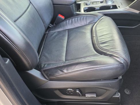 Used 2020 Ford Explorer Platinum w/ Premium Technology Package image 26