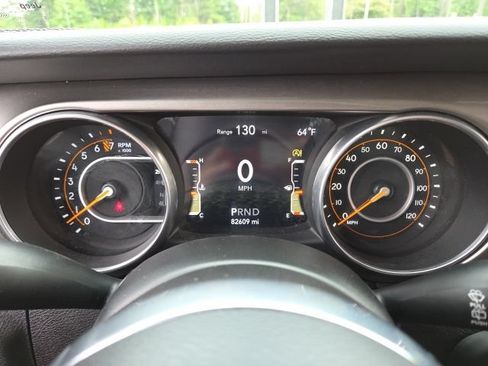Used 2018 Jeep Wrangler Unlimited Sahara w/ Dual Top Group AWD/4WD image 13