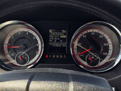 Used 2019 Dodge Grand Caravan SXT w/ Rear Park Assist Package FWD image 23