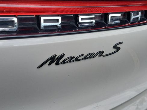 Used 2023 Porsche Macan S AWD/4WD image 18