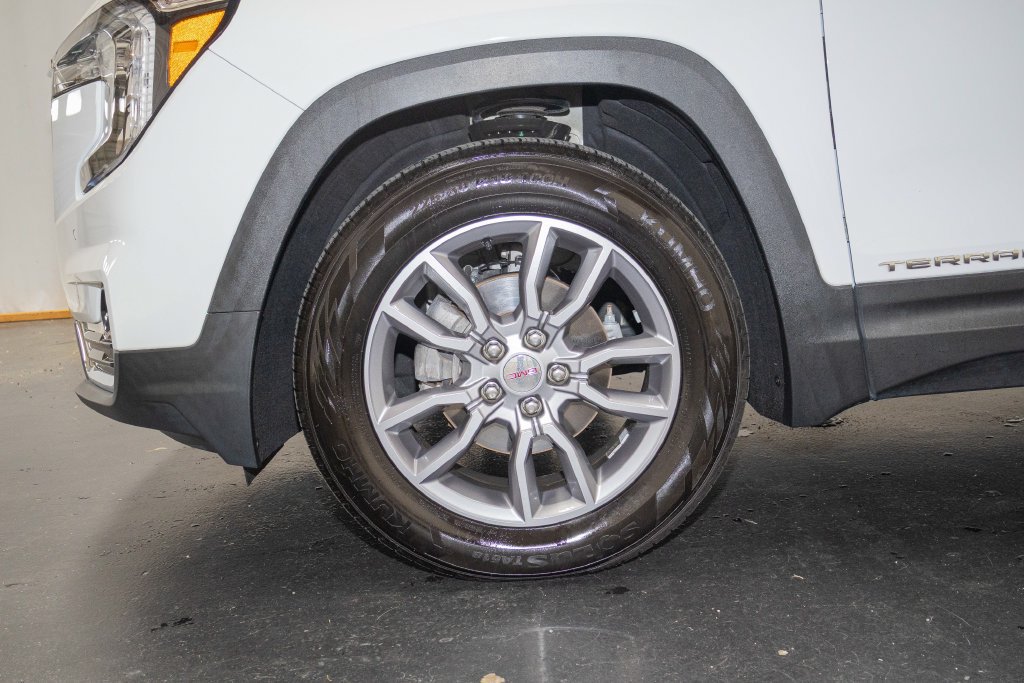 Used 2022 GMC Terrain SLT w/ Tech Package AWD/4WD image 8
