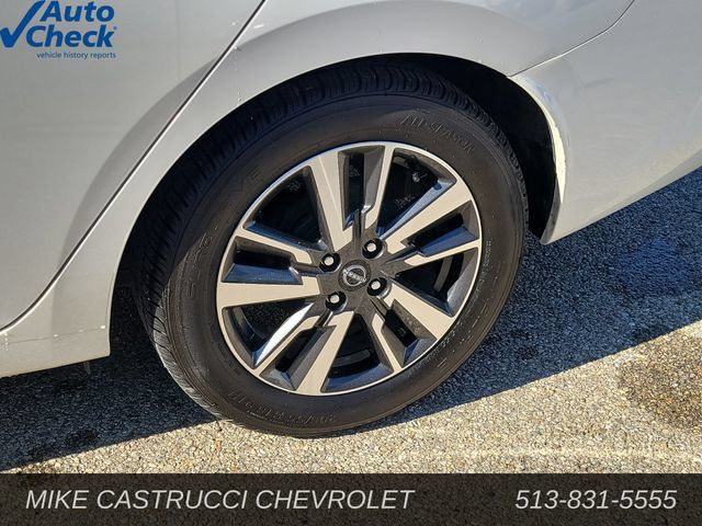 Used 2024 Nissan Versa SV FWD image 10