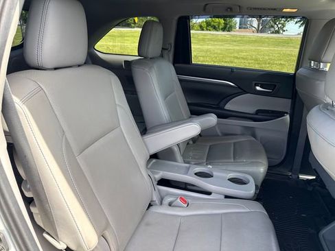 Used 2019 Toyota Highlander Limited AWD/4WD image 14