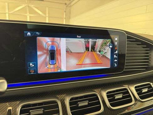 Used 2024 Mercedes-Benz GLS 63 AMG 4MATIC image 29