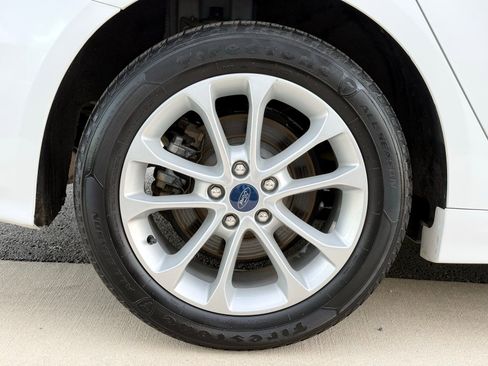 Used 2020 Ford Fusion SE FWD image 11